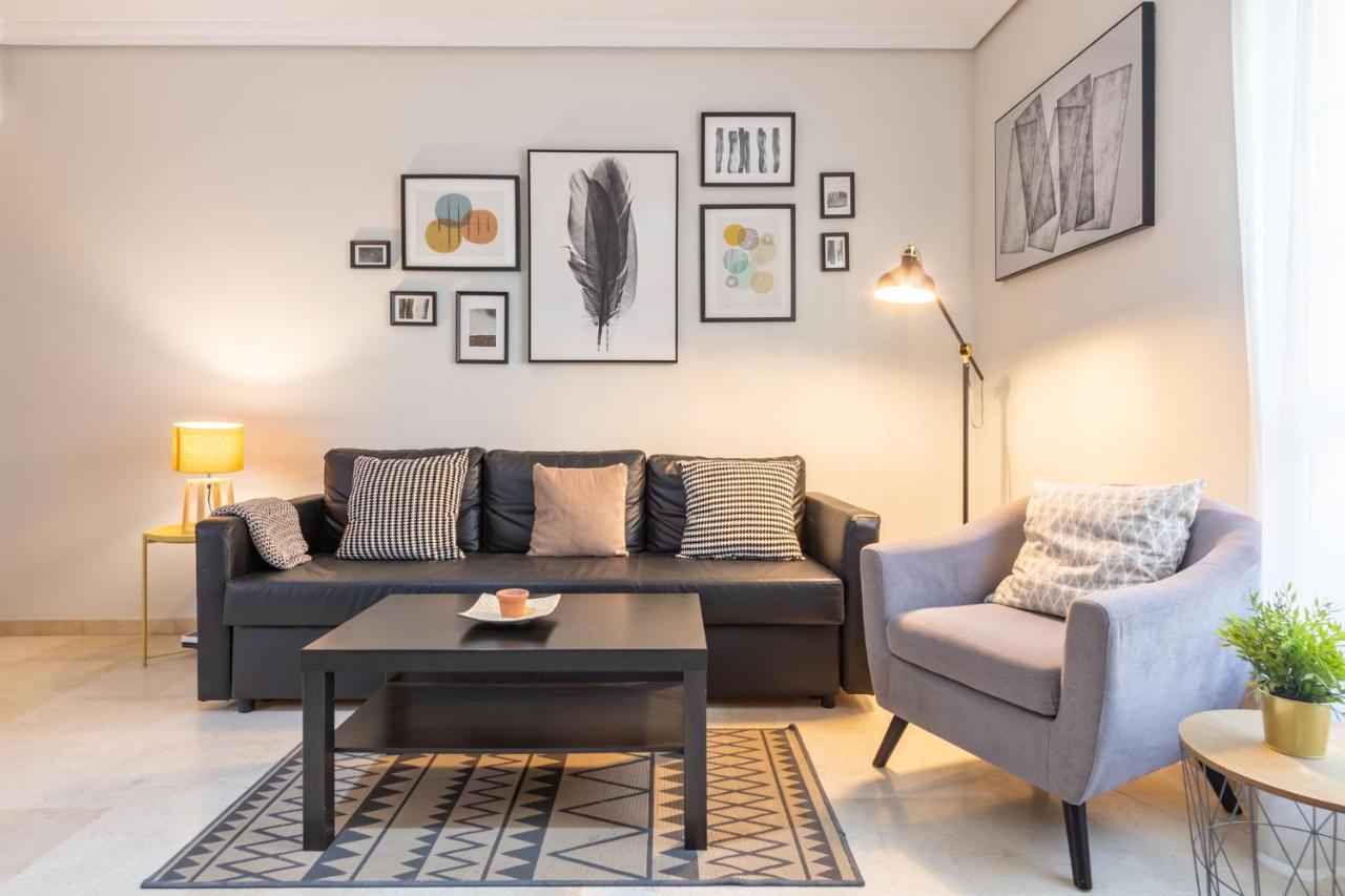 Apartamento en el corazón de Triana,garaje y patio Sevilha Exterior foto