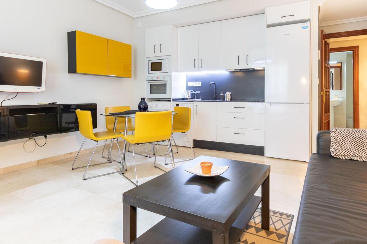 Apartamento en el corazón de Triana,garaje y patio Sevilha Exterior foto