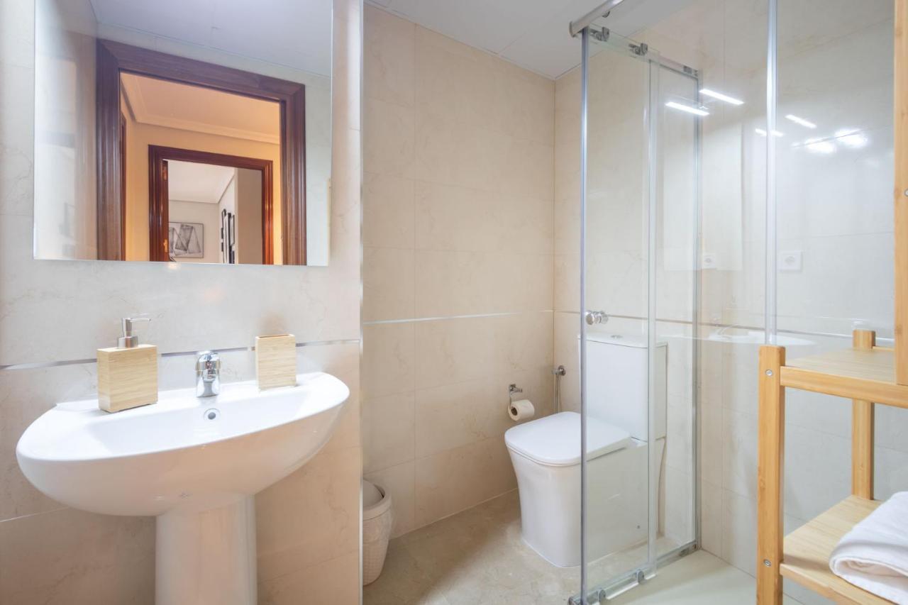 Apartamento en el corazón de Triana,garaje y patio Sevilha Exterior foto