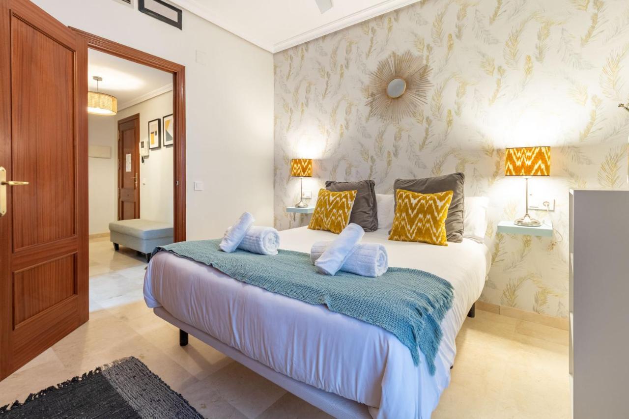 Apartamento en el corazón de Triana,garaje y patio Sevilha Exterior foto