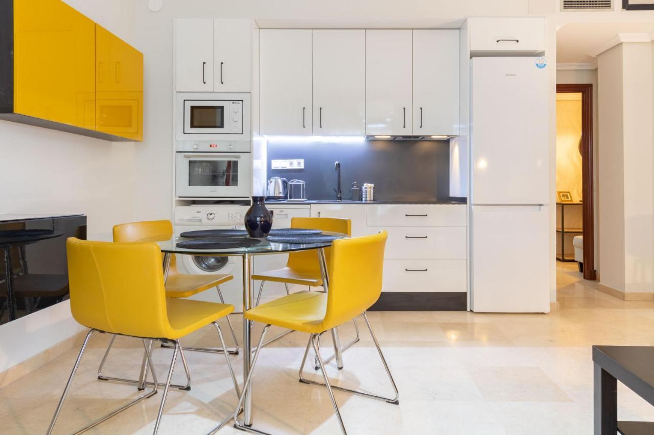 Apartamento en el corazón de Triana,garaje y patio Sevilha Exterior foto