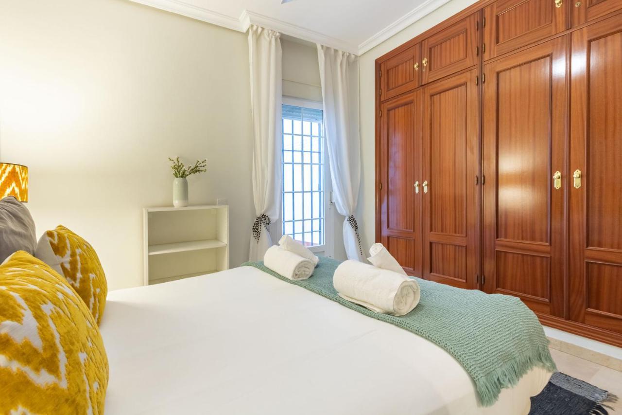 Apartamento en el corazón de Triana,garaje y patio Sevilha Exterior foto