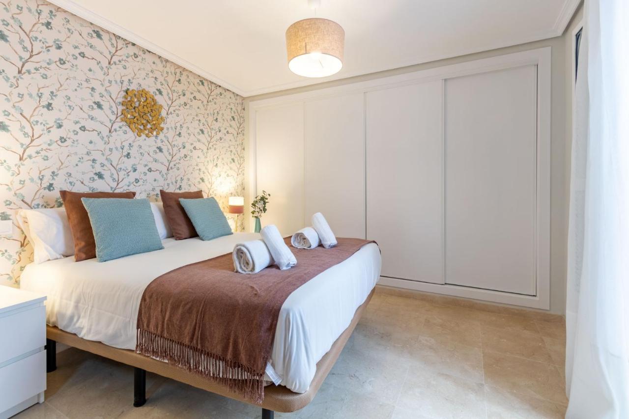 Apartamento en el corazón de Triana,garaje y patio Sevilha Exterior foto