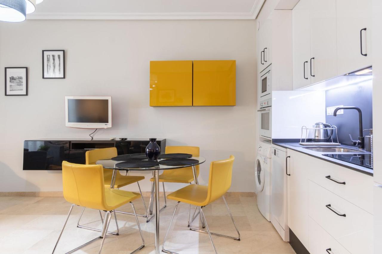 Apartamento en el corazón de Triana,garaje y patio Sevilha Exterior foto