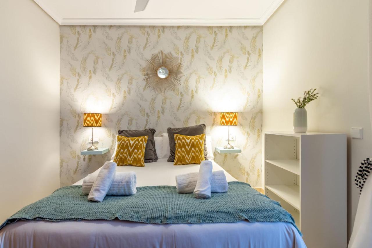 Apartamento en el corazón de Triana,garaje y patio Sevilha Exterior foto