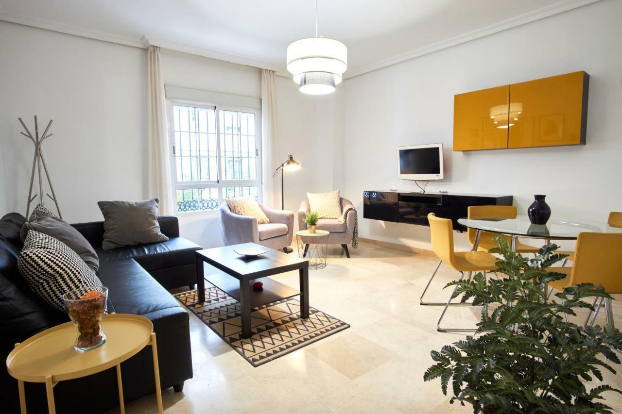 Apartamento en el corazón de Triana,garaje y patio Sevilha Exterior foto